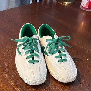 TRETORN® NYLITE PLUS CANVAS SNEAKERS